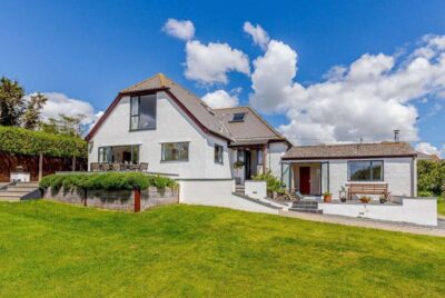 Wembury pet friendly hot tub cottage sleeps 8