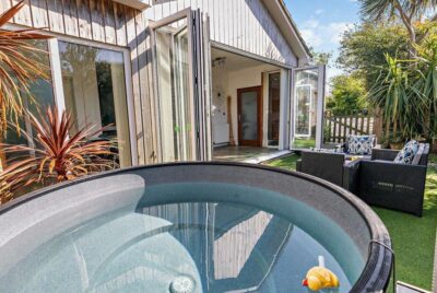 Cornwall barn conversion with private hot tub