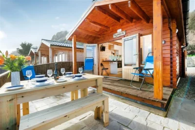 Lyme Regis beach chalet for couples