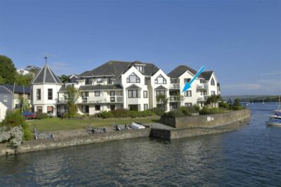 Kingsbridge 2 bed luxury apartment sleeps 4