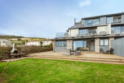 Beesands seafront luxury pet friendly