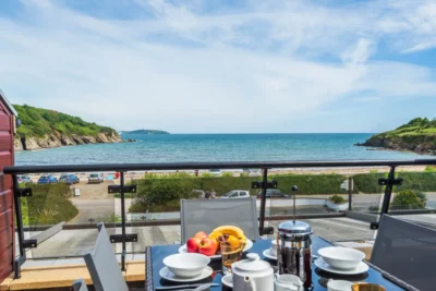 Maenporth beachfront apartment sleeps 5