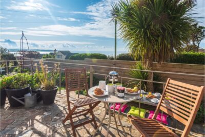 Bigbury on Sea pet friendly sleeps 8