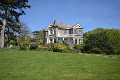 Thurlestone large detached house sleeps 10