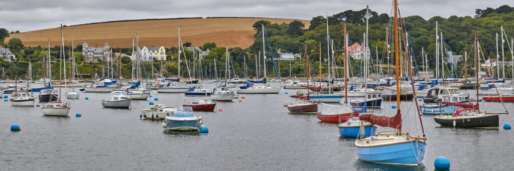 Flushing Cottages by the Sea