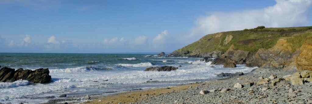 Gunwalloe Cottages by the Sea