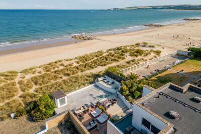 Beachfront apartment with private balcony