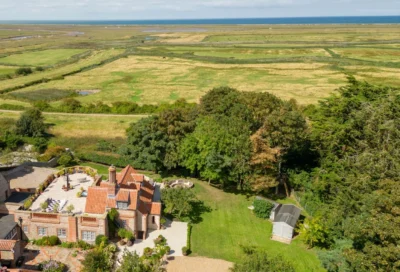 Luxury five bed coastal retreat