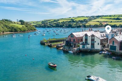 Salcombe waterfront family cottage