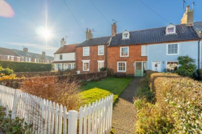 Southwold dog friendly cottage sleeps 4