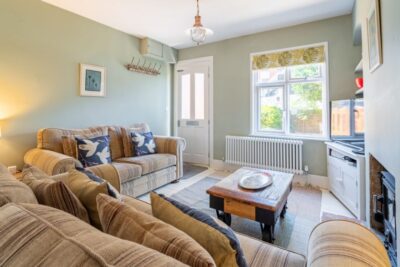 Aldeburgh pet friendly cottage sleeps 6