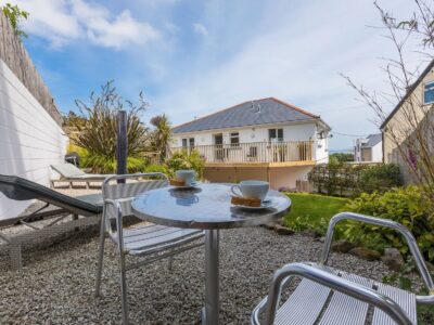 Carbis Bay pets welcome garden sleeps 4