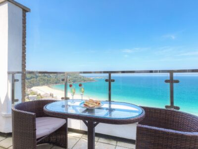 Luxury penthouse in Carbis Bay for couples