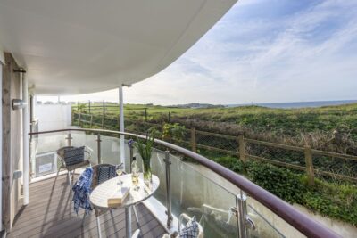 Apartment on golf course by the sea