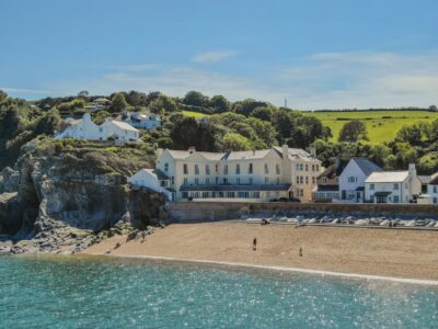 Torcross 1 bed apartment on the beach