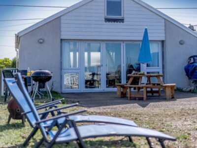 Holiday chalet with direct beach access