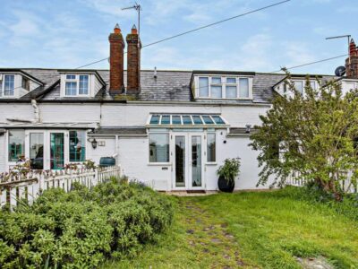 Pett Level dog friendly cottage by the beach