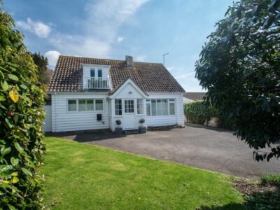 West Bexington cottage near the beach