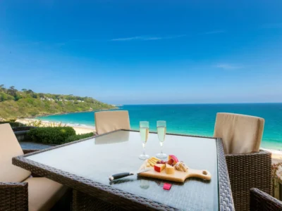 Carbis Bay 2 bed beachfront holiday apartment