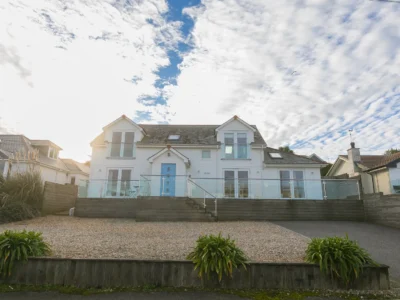 Carbis Bay dog friendly cottage sleeps 8