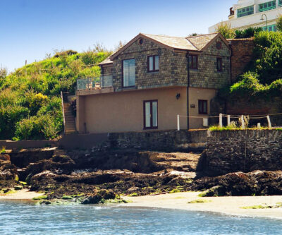 Burgh Island seafront holiday cottage