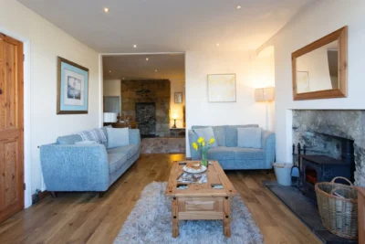 Harbourside cottage with pets welcome