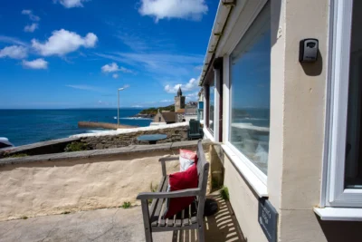 Two bed holiday apartment by the sea