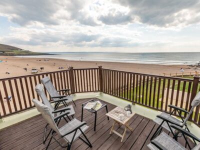 Croyde apartment with direct beach access