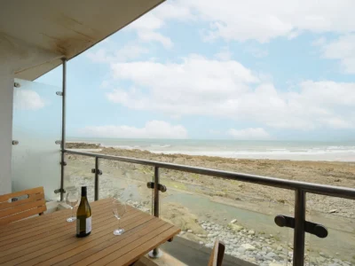 Westward Ho seafront apartment sleeps 4