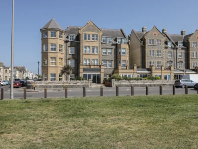 Somerset studio flat on the beachfront