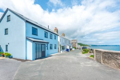 Beesands large seafront cottage sleeps 8