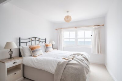 Lyme Regis seafront apartment with sea views