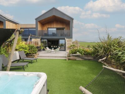 Sennen Cove luxury hot tub holiday home