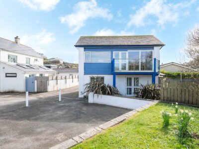 Polzeath low cost dog friendly beach house